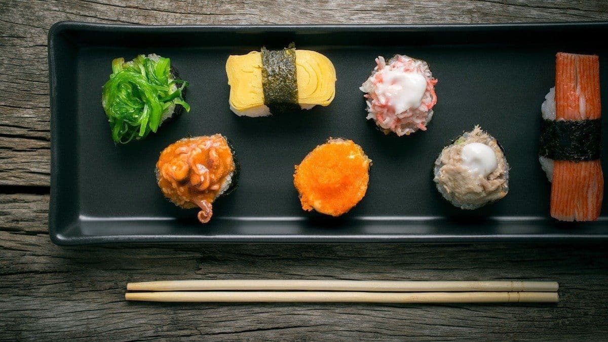 SushiNRoll - Restaurant Image