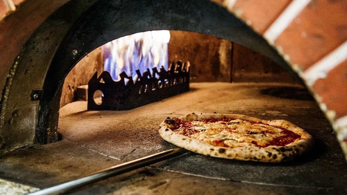 Via Tribunali Jätkäsaari - Restaurant Image