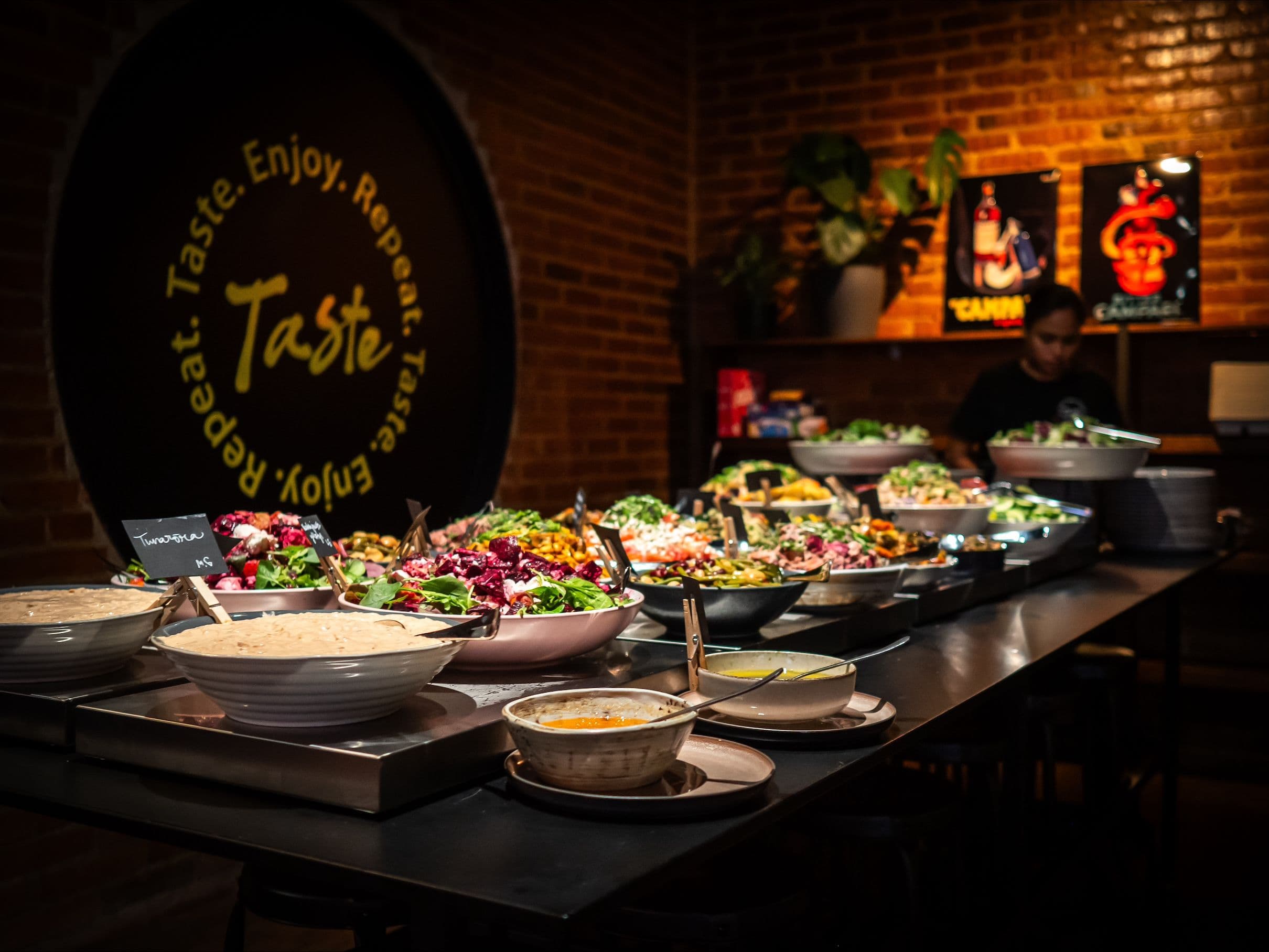 Taste Day & Night - Restaurant Image