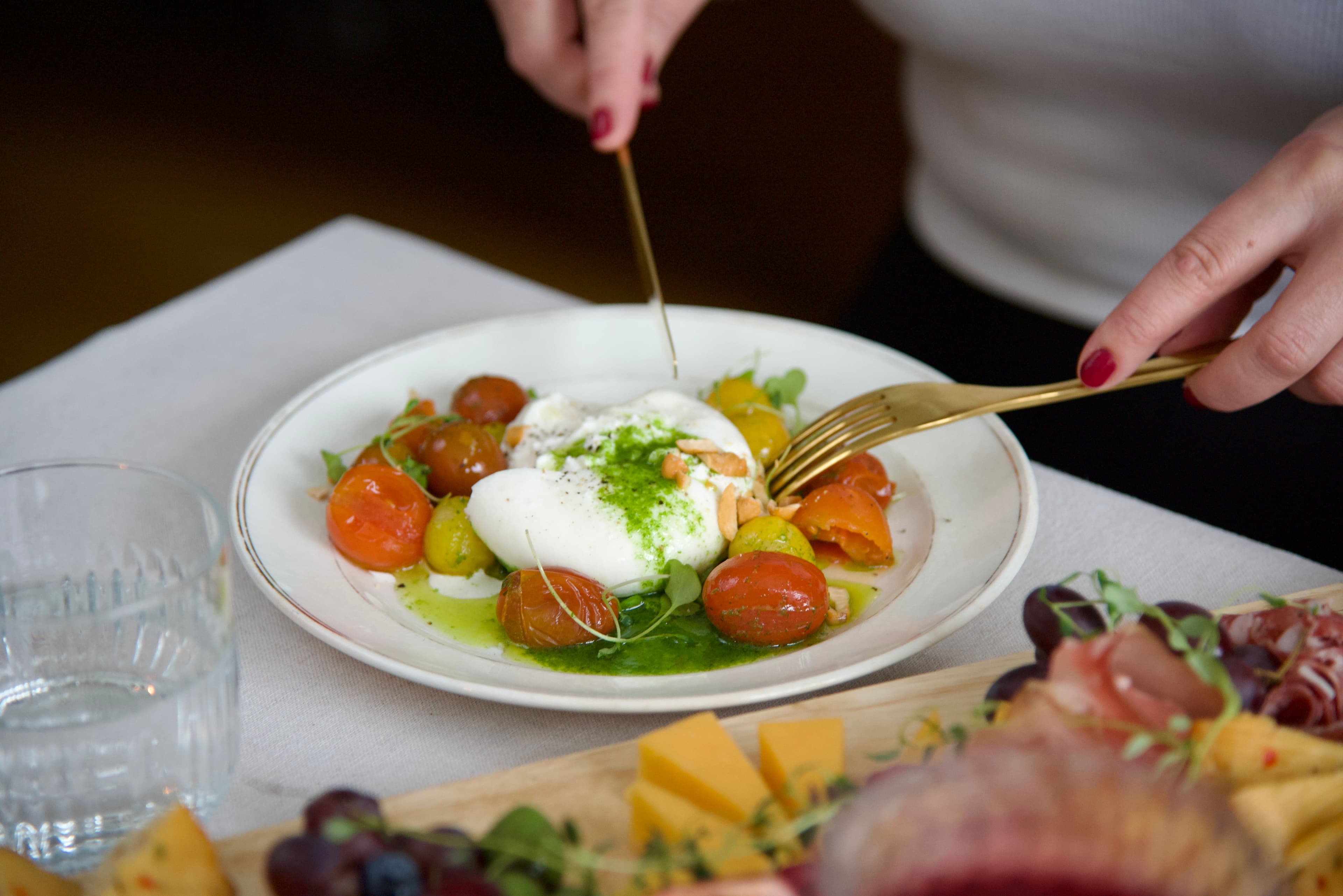 100ma Social - Restaurant Image