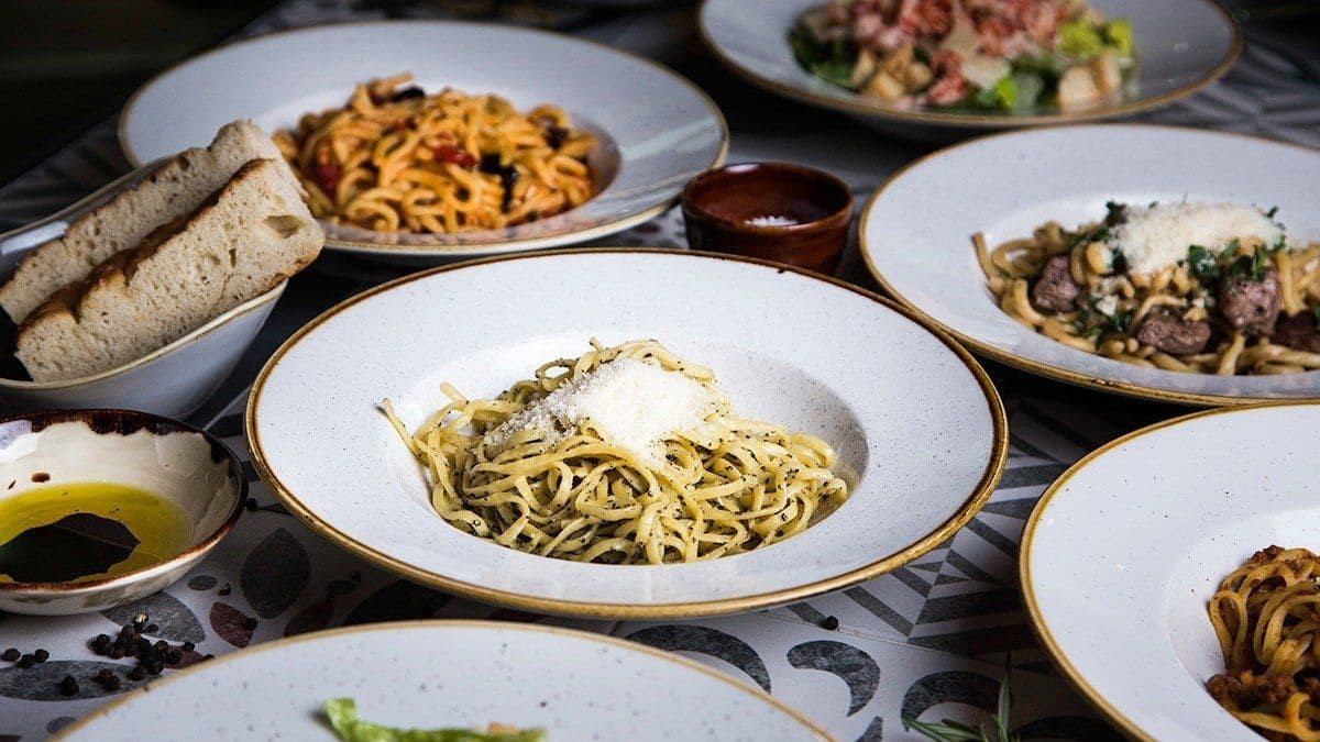 Makaronitehdas Forum - Restaurant Image