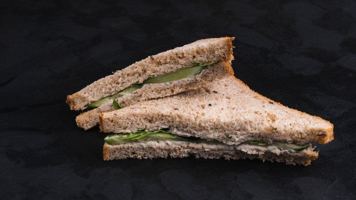 Tonnikala kolmioleipä