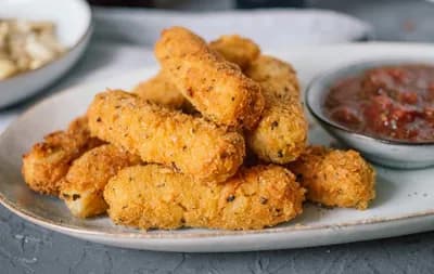 Mozzarella Sticks 4 pcs