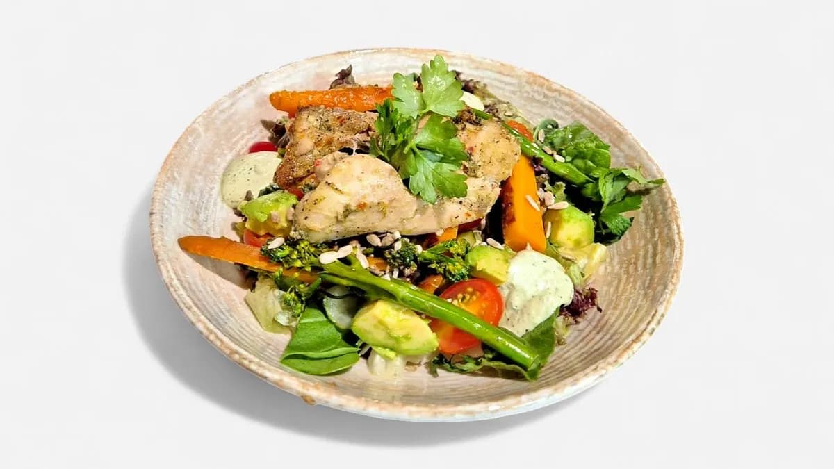 Satokauden kanasalaatti