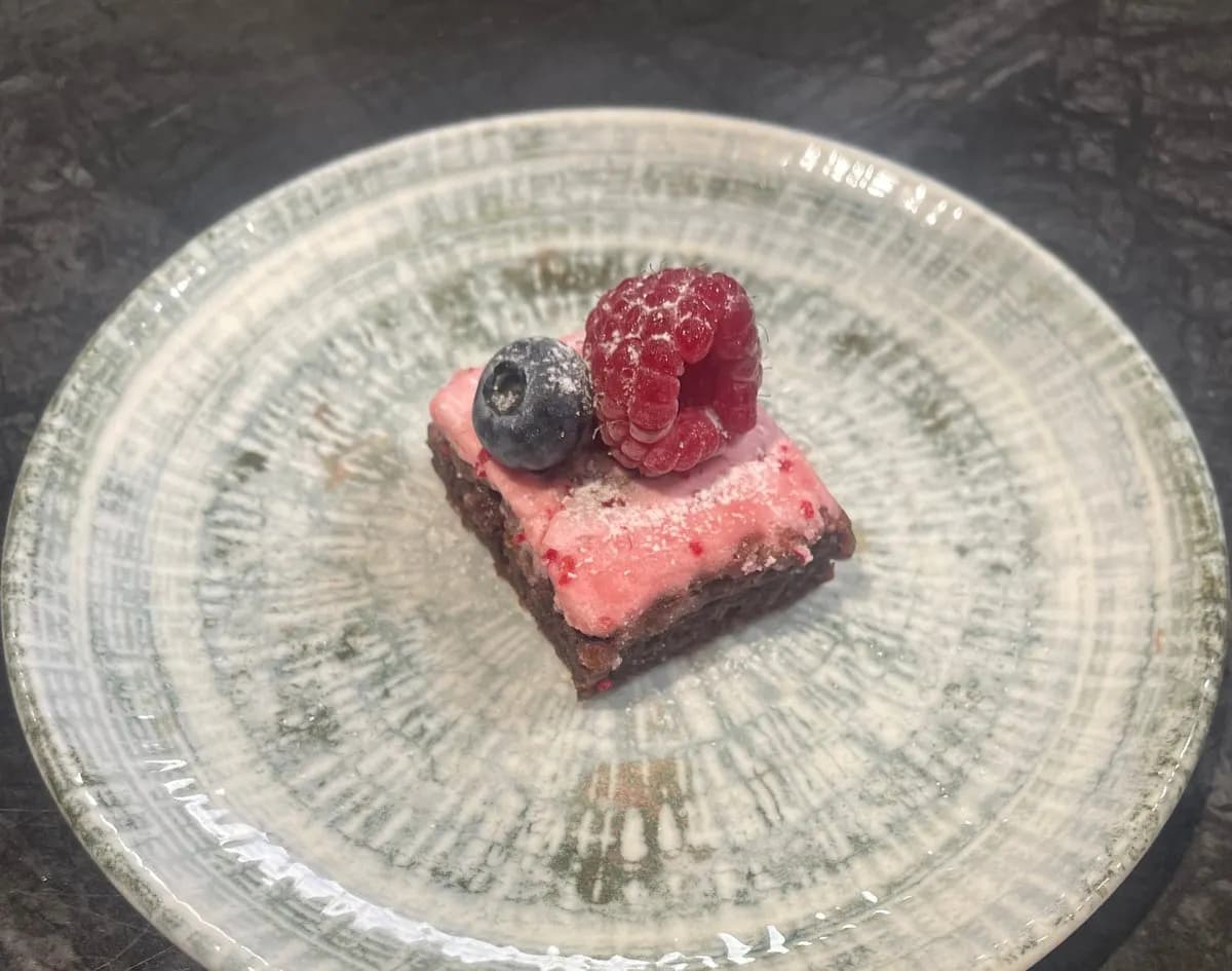 Vadelma-lakritsi neliö