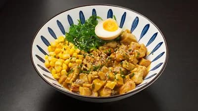 D8. Japanilainen Kana Currydon (L) 咖喱鸡