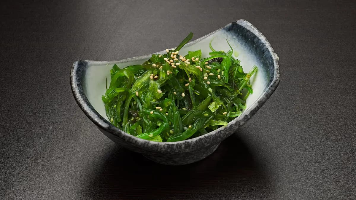 A2. Wakame-alkusalaatti / Wakame-starter salad沙