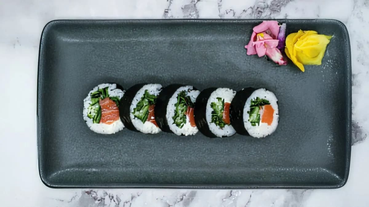 Futomaki -- Lohi-cheese roll