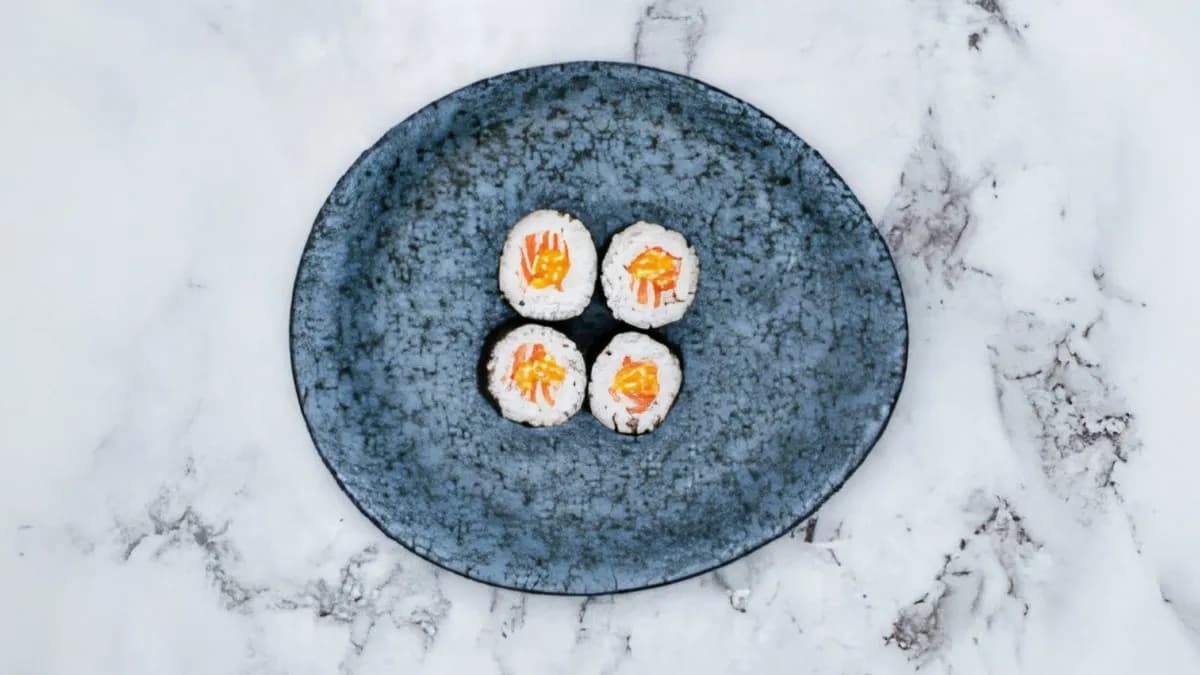 Hosomaki -- Lohi valkosipulilla