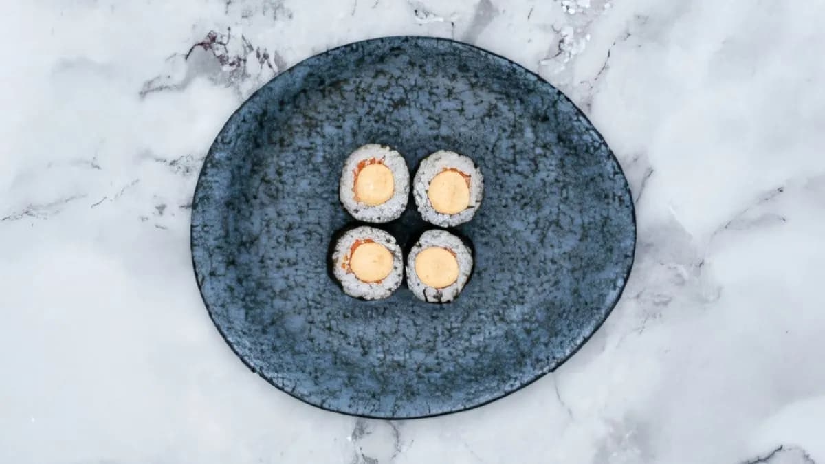 Hosomaki -- Lohi chilimajoneesilla