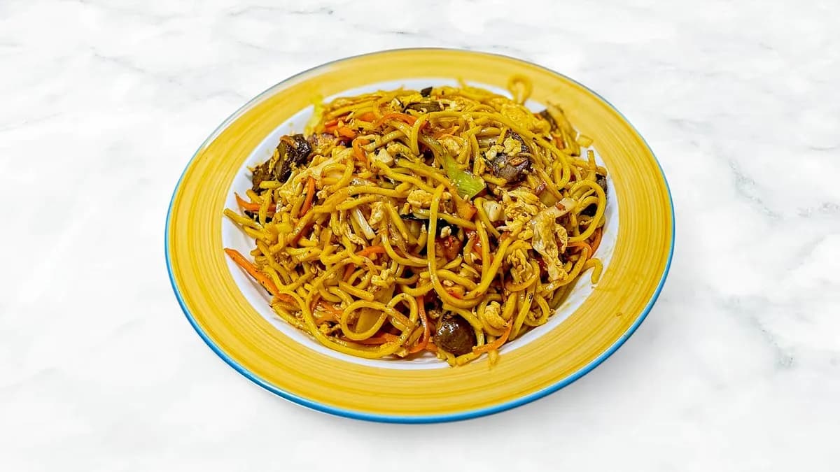33. EVEREST SPECIAL CHOW MEIN