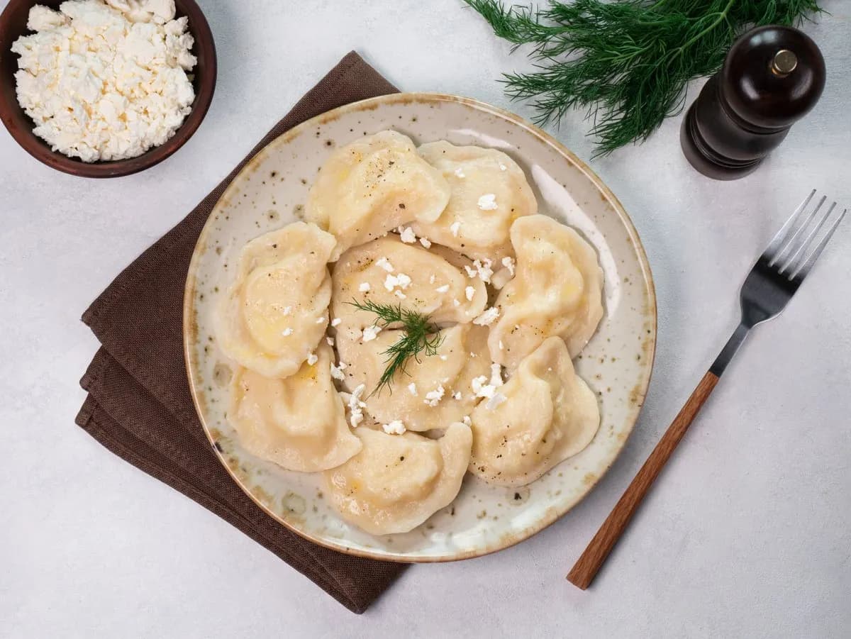 Pierogit perunalla ja juustolla