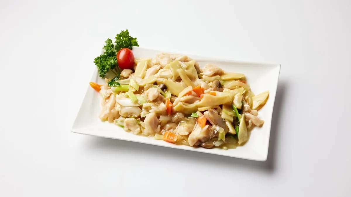 33. Kanaa, herkkusieniä ja bambunversoja