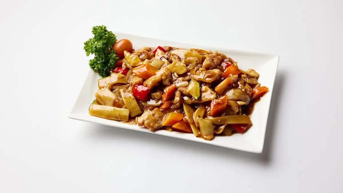 36. Kanaa ja paprikaa mustapapukastikkeessa