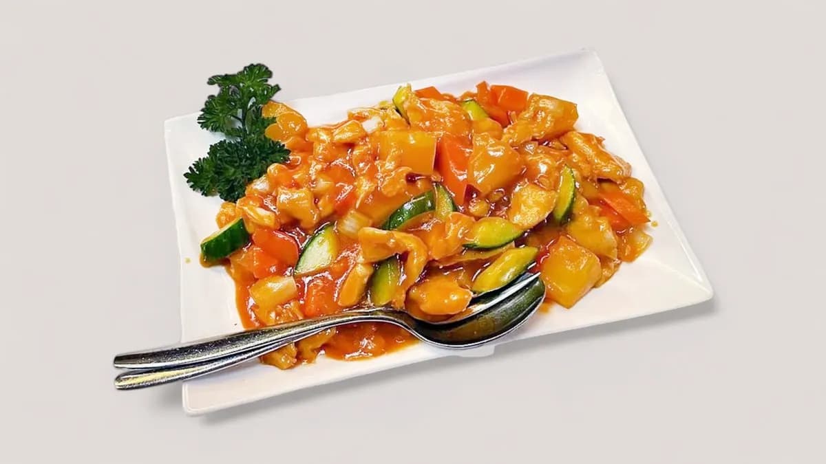 44. Paistettua kanaa ja ananasta