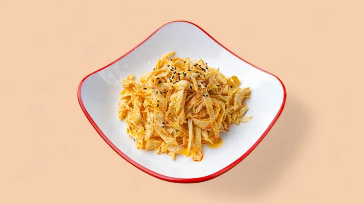 C6. BEAN CURD STICK IN CHILI OIL 🌶🌶