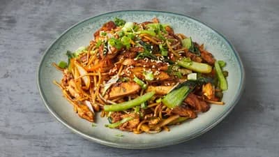 Paistettuja nuudeleita 炒面