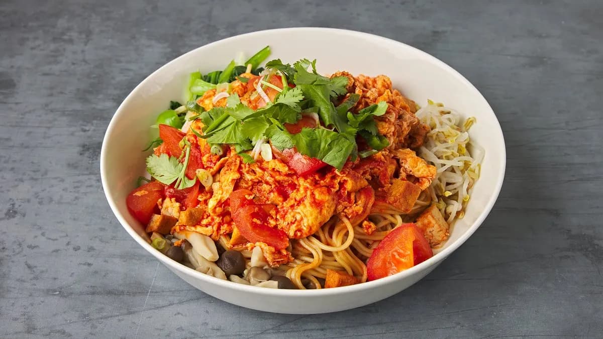 Nuudeleita, tomaattia ja kananmunaa 西红柿鸡蛋面