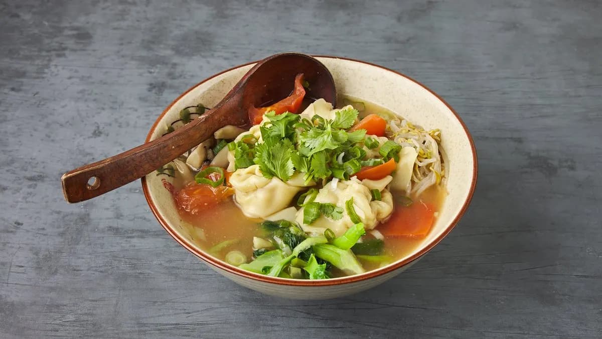 Wonton nuudelikeitto 馄饨汤面