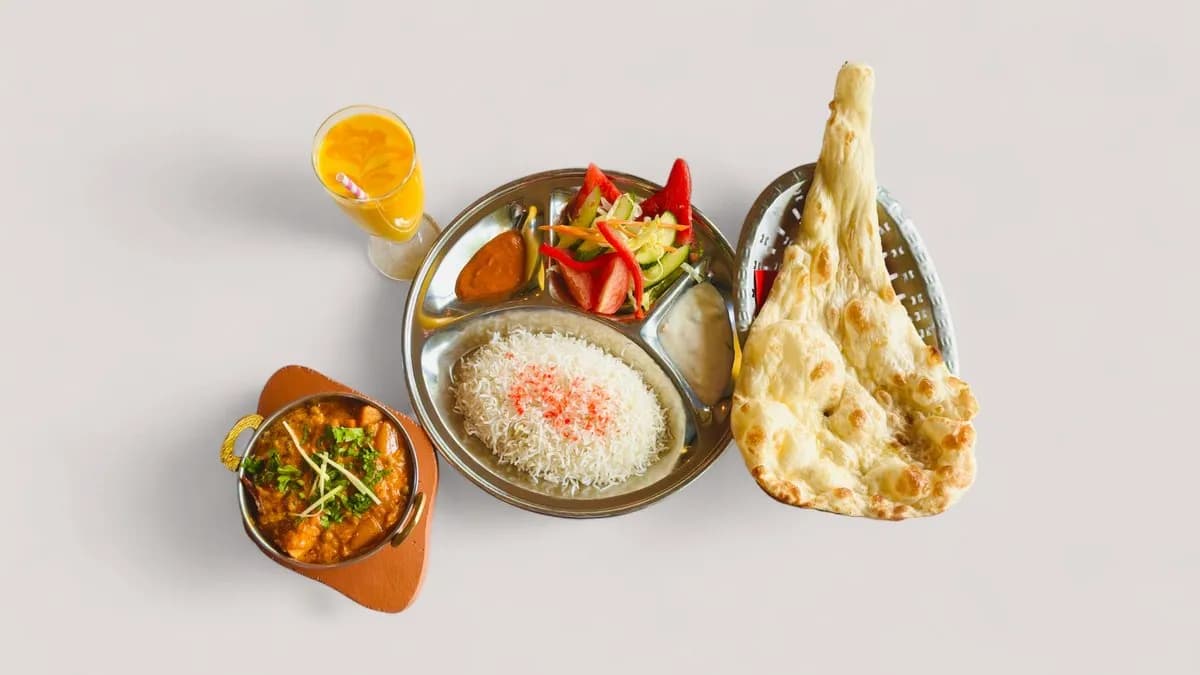 GARLIC CHICKEN (G)+ Mango lassi