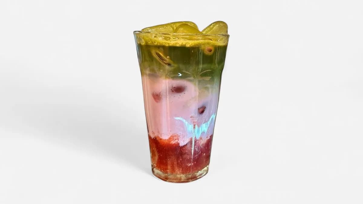 Iced Strawberry matcha