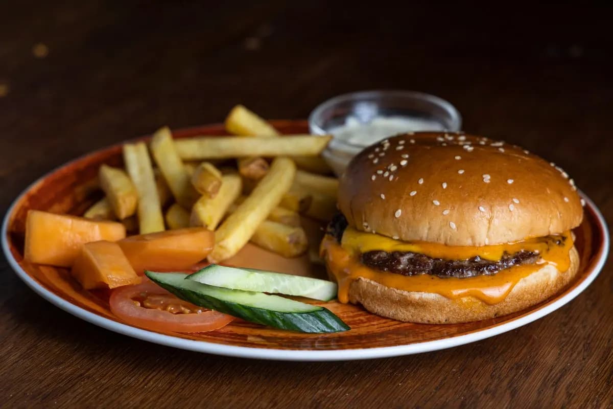 Lounas: Panchon TuplaBurger