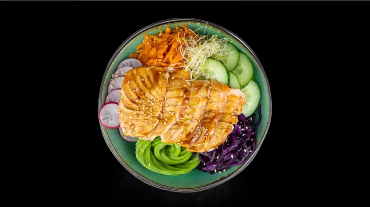 Halstrattu lohi bowl