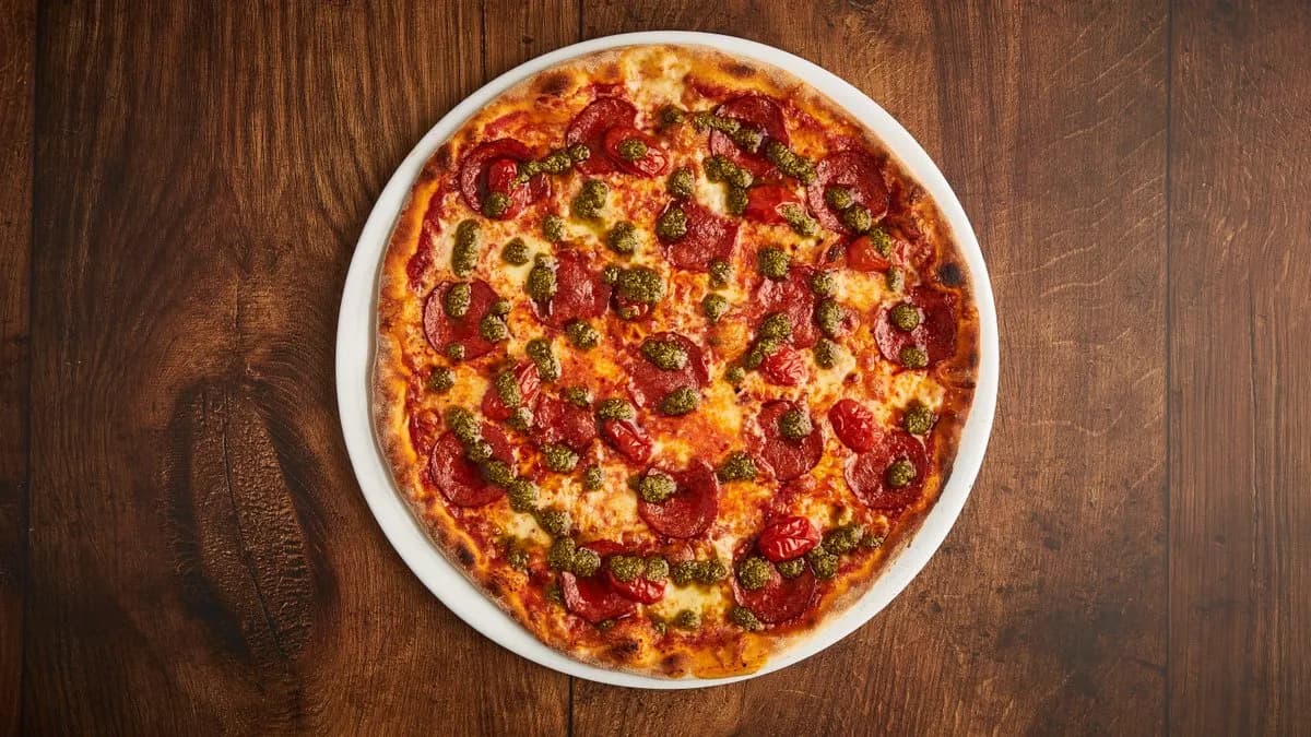 Oma valinta perhepizza 3 täytteellä