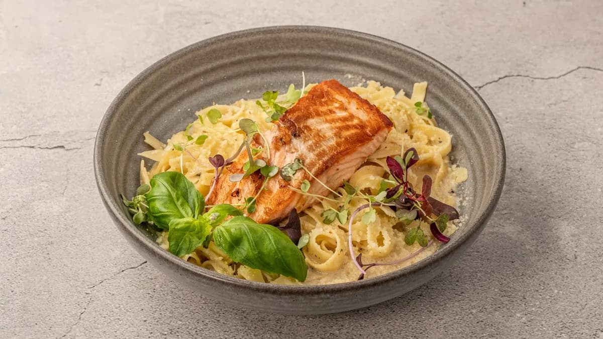 Tagliatelle al Salmone pronto