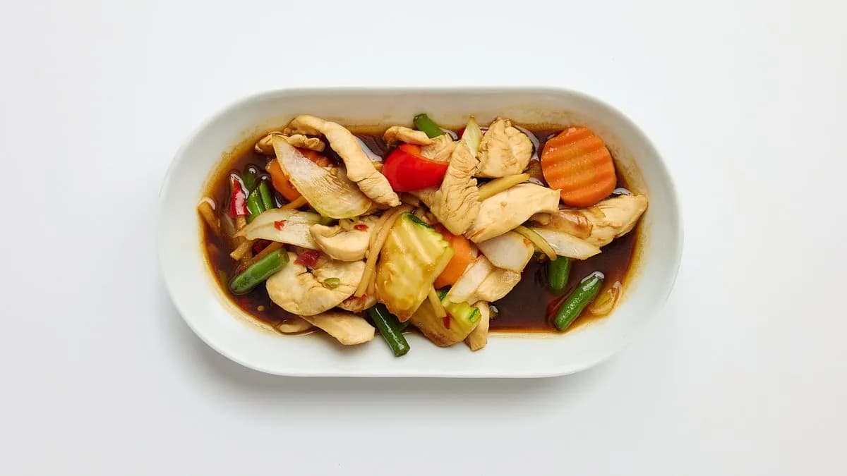 17. Phad Phik / Chili with Meat