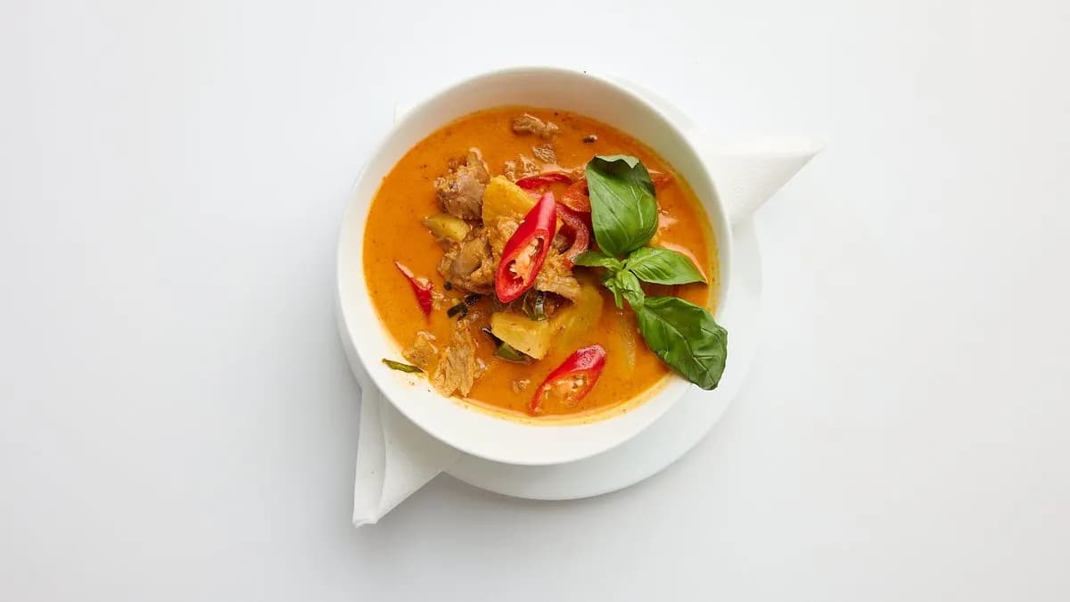 6. Kääng sapparod / Red curry with pineapple