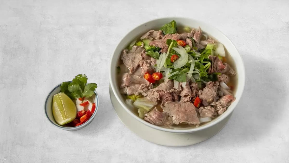 Phở Bò Tái (G, L)