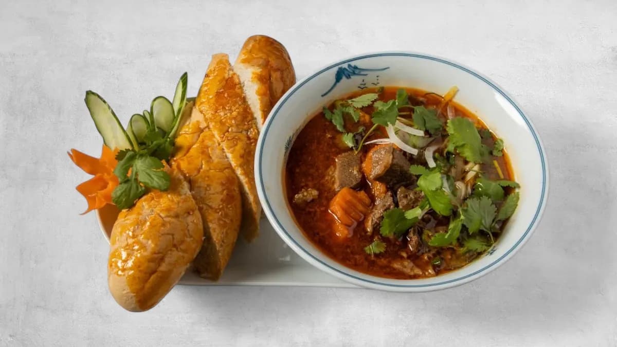 Bánh mì sốt vang sis. patongin