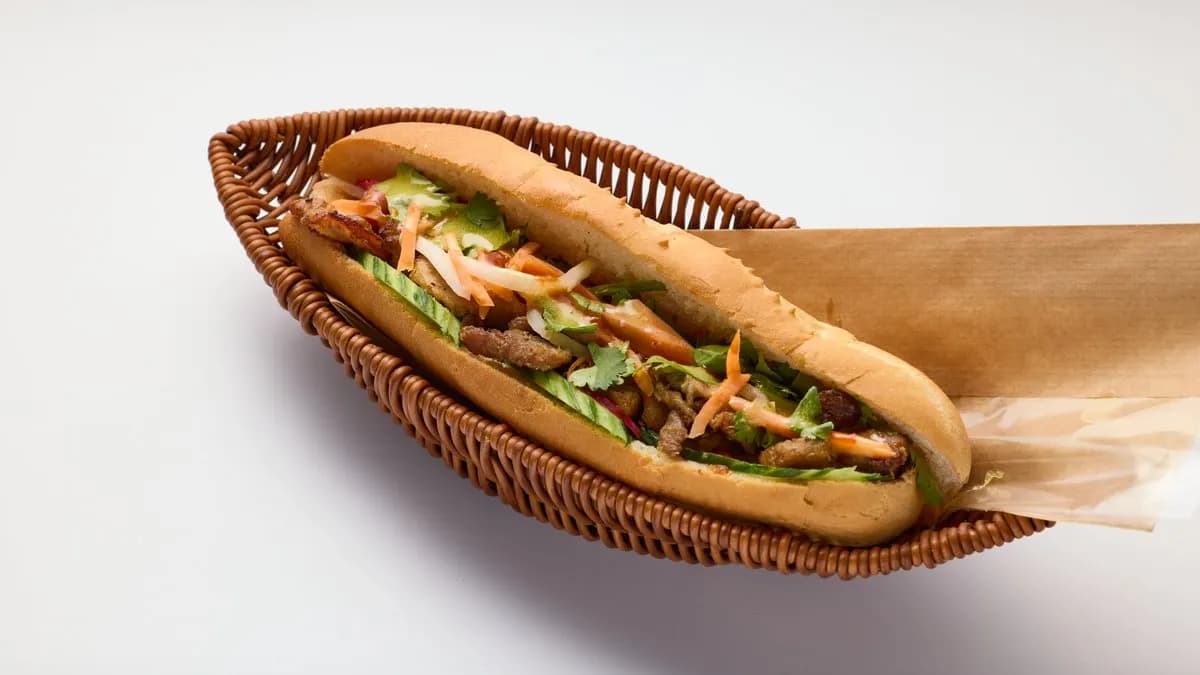 24. Bánh Mì Thịt Nướng