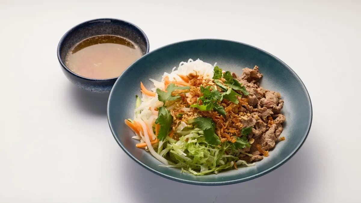 14. Bún Bò Trộn Nước Mắm