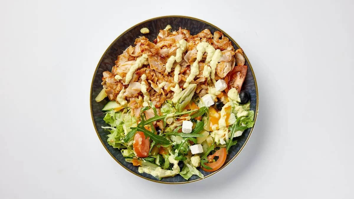 Kanakebab salaatilla