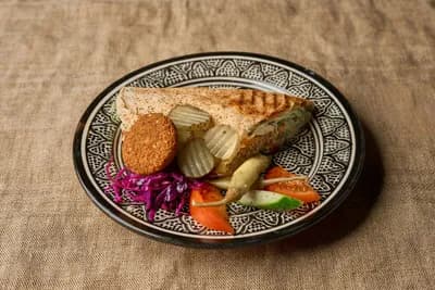 Falafel Pita Roll (Vegan 🌱)