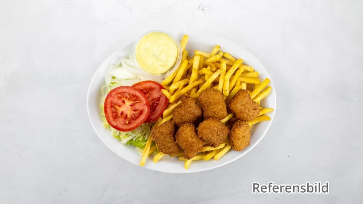 Kananugetit ranskalaisilla