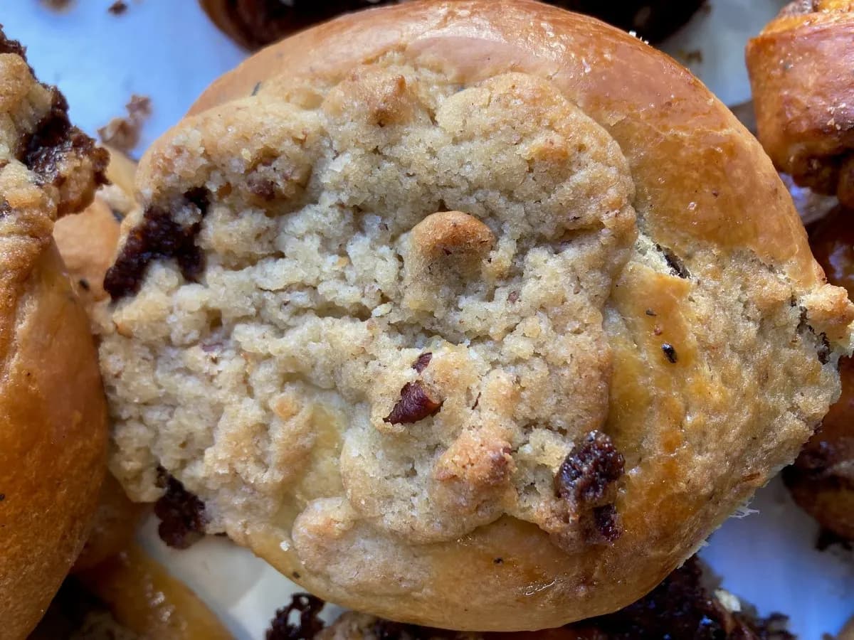 5. Kanelikierrepulla Pecan-vaahterasiirappi (V)