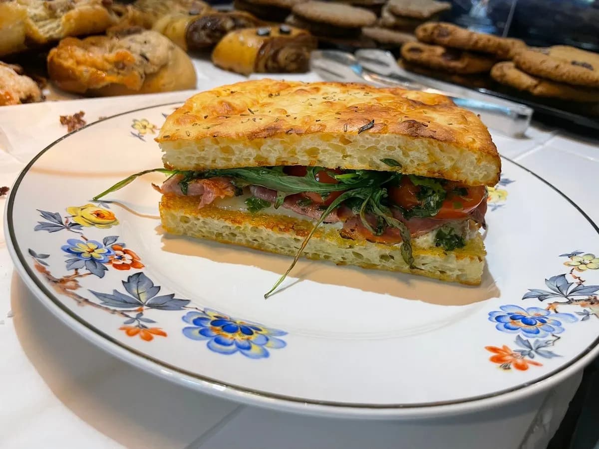 Savulohi-kananmuna-focaccia