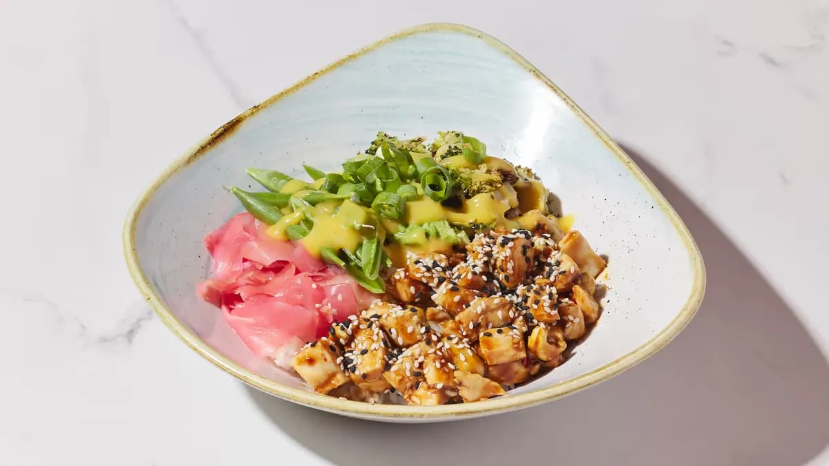 Teri f'n yaki chicken (G, M, sis. soija, chili, pähkinä)