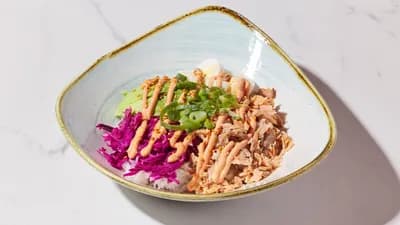 le Sálmon Bowl (G, L, sis. Chili, pähkinä, soija)