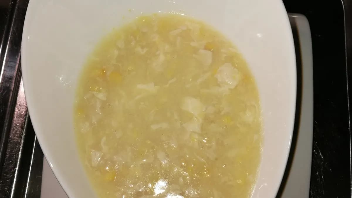 T10. Kana ja maissi sosekeitto