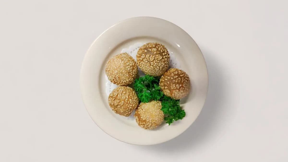 T13. Friteeratut seesamipallot