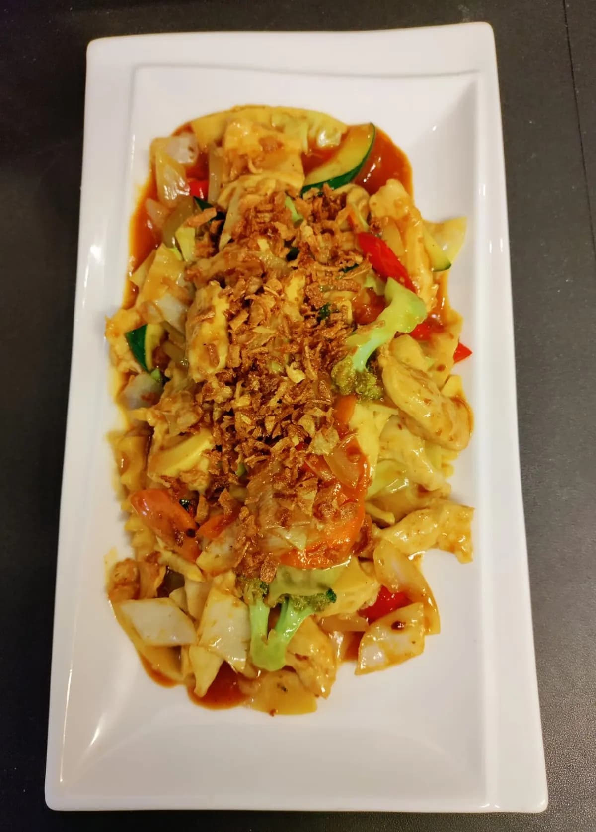 T22. Kanaa satay kastikkeessa