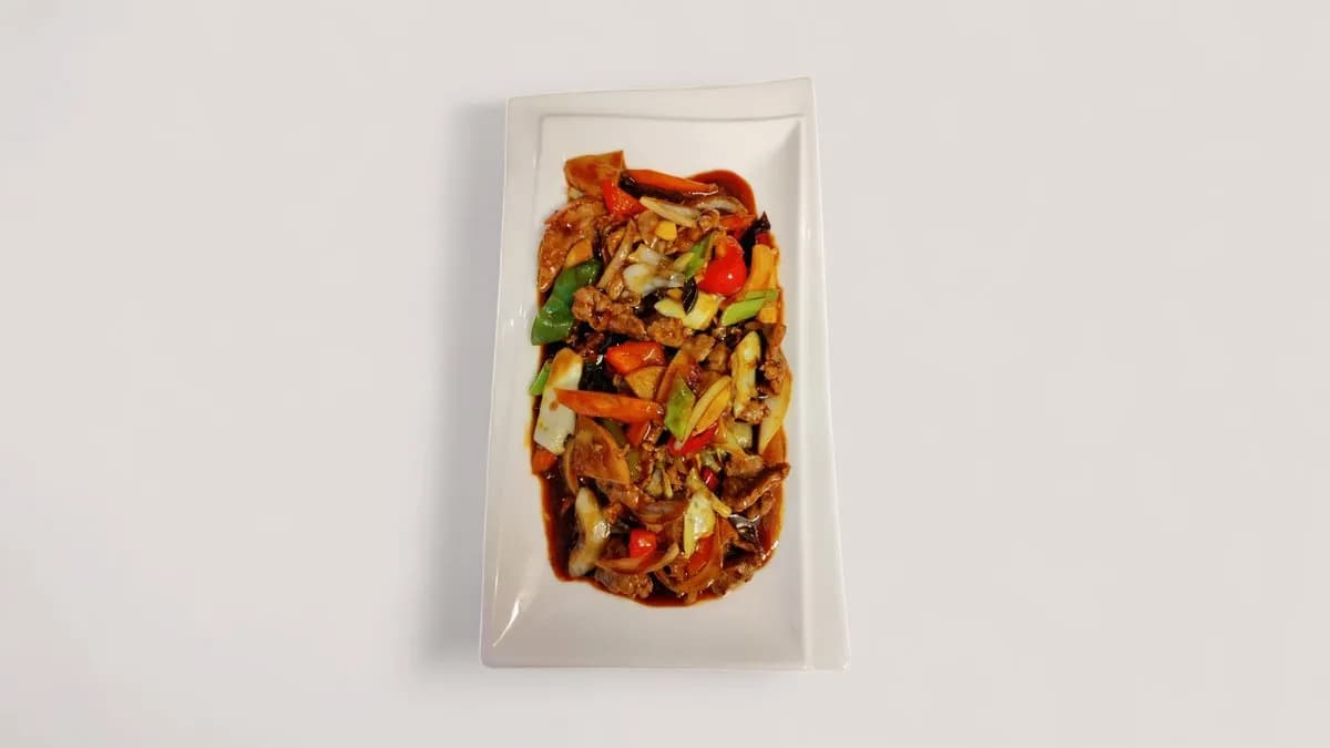 T38. Paistettua naudanlihaa soijapapu kastikkeessa