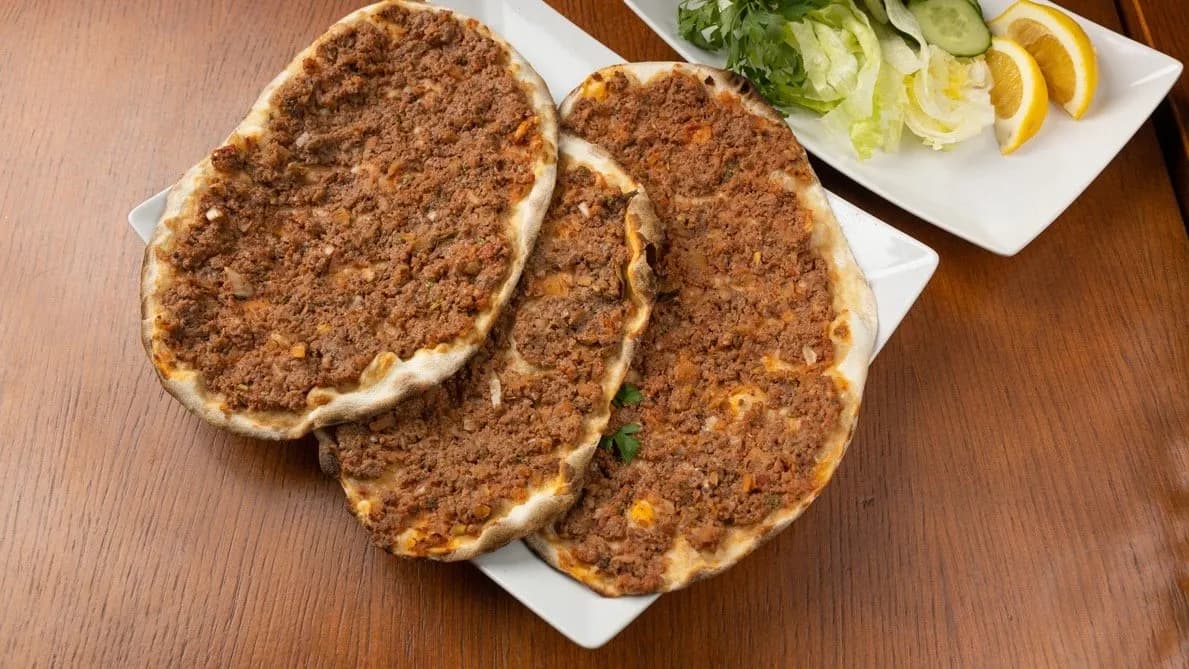 Lahmacun - Turkkilainen lihapiirakka