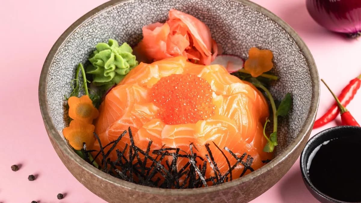 M08. Donburi-Salmon Oyakodon