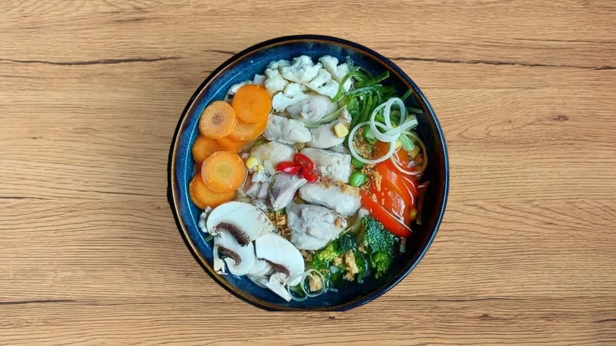 Chicken ginger soup with vegetables