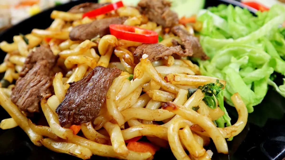 Fried noodles with beef